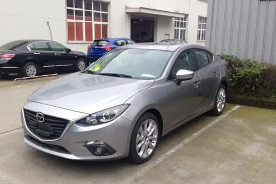 38P Jasna srebrna farba samochodowa z oślepiającym efektem dla powłok samochodowych Mazda