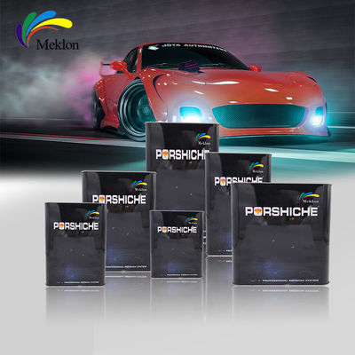 Wysokiego połysku i głębokiej czerwieni wykończenie z fuchsią perłową wykończenie farby samochodowej