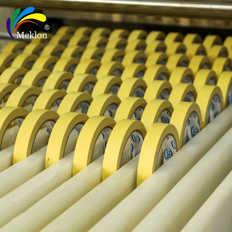 Wiele rodzajów lakierów samochodowych i akcesoriów kosmetycznych do wyboru