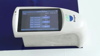 Test sprayu lakieru samochodowego Meklon Blue